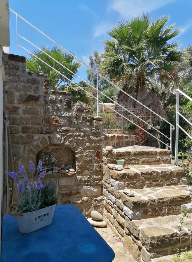 Lemon Tree Cottage Finikounta Bagian luar foto